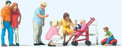 Preiser 10695 - HO Scale Family Day Out -- pkg(7)