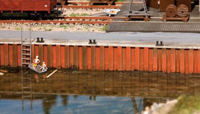 Walthers SceneMaster 4150 - HO Harbor Wall - Kit (2pk)