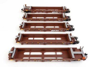Walthers Mainline 55663 - HO Thrall 5-Unit Rebuilt 40ft Well Car - BNSF #238223 (A-E)