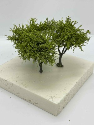 Martin Welberg Scenic Studios TSLG1 - Fine Scale Tree - Small - Light Green 1 - 6cm-8cm - 3 pcs